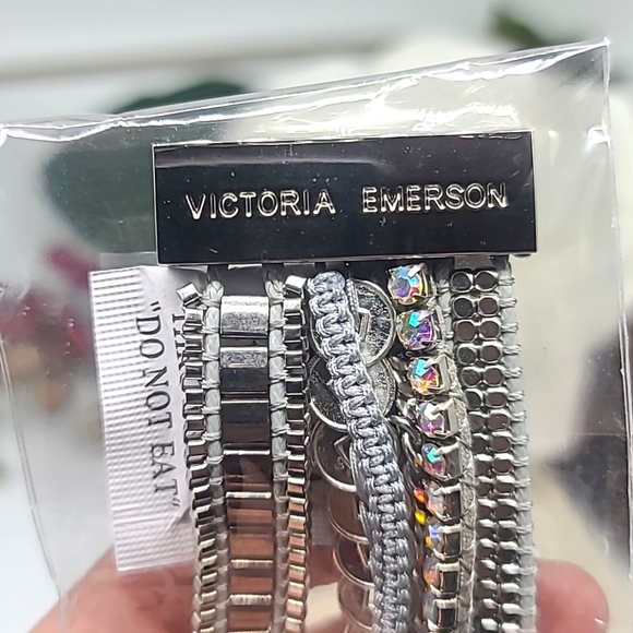 Victoria Emerson NIP $88 Multi-Strand Rhinestone cuff! Perfect Gift 🎁 - Picture 7 of 11